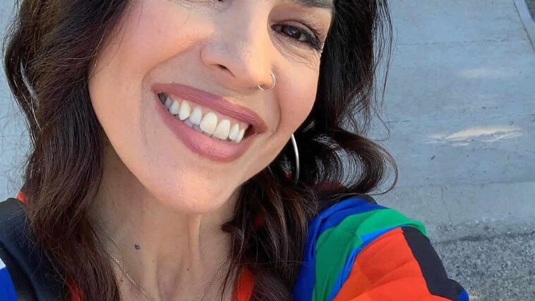 kratithite echete di tin natalia dragoumi se olosomi fotografia ologymnh kolazei ke agio