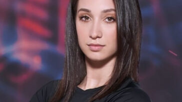 survivor elladas anapsame gia ta kala me tin ologymnh poza tis dimitras vamvakousi mono tin kordela tou dr pips forouse
