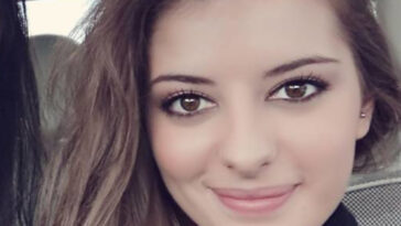 anikousto i evi daeli pozarei me vikini kai menoume kagkelo i mikri fifi eliose to instagram