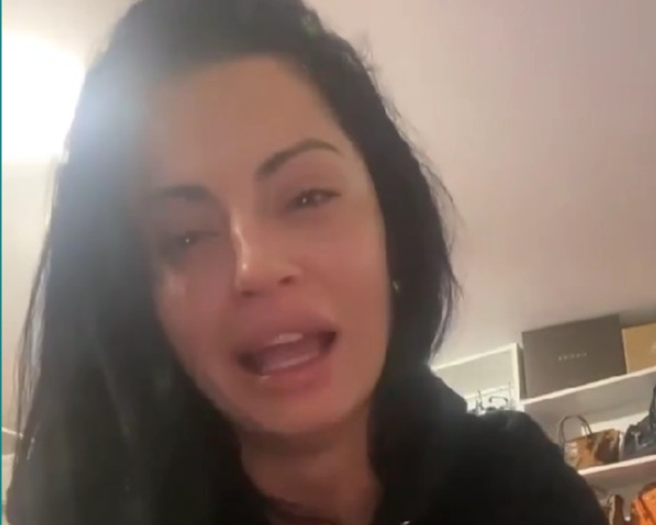 aparigoriti xespase se klamata i dimitra alexandraki gia tin ioanna touni prepei na klaime gia na katalavete pos xebrostiase tous dimitra