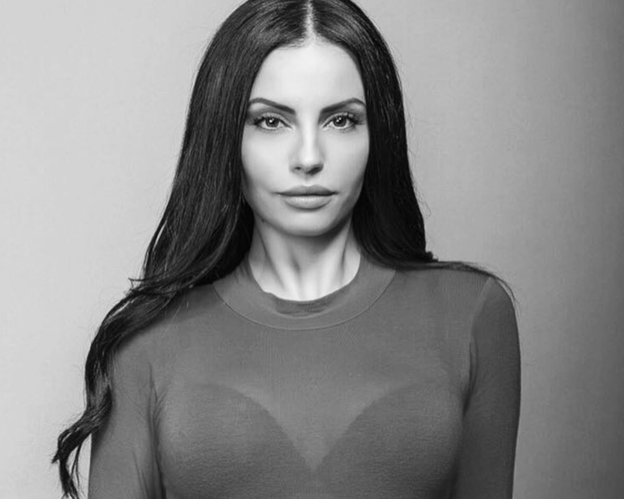 dimitra alexandraki lefki amartia me oti pio konto echei foresei antecheis