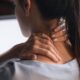 Health Tips: έξι απλές πρακτικές για τον πόνο στον αυχένα