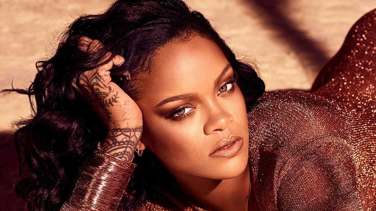 Rihanna: Η βόλτα που πρόδωσε το φύλο του μωρού της!