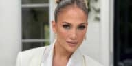 Για μια ακόμα φορά οι θαυμαστές της Jennifer Lopez την αποθέωσαν στο Instagram με τα likes να φτάνουν το σχεδόν το εκατομμύριο και τα σχόλια