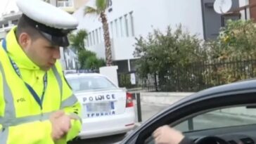 ilikiomeni se trochonomo gia tis alysides pao laiki kai tha paro tilefono na moy tis feroyn